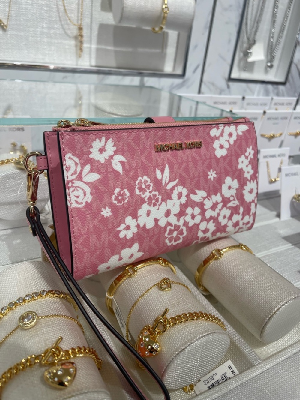 MICHAEL KORS JST Lg Double Zip Printed Signature Logo Wristlet Wallet
Carnation